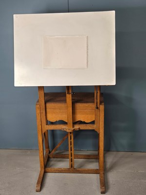 Lot 316 - A Reeves & Sons oak artist's easel and stand,...