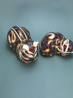 Lot 401 - A Royal Crown Derby contented cat paperweight...