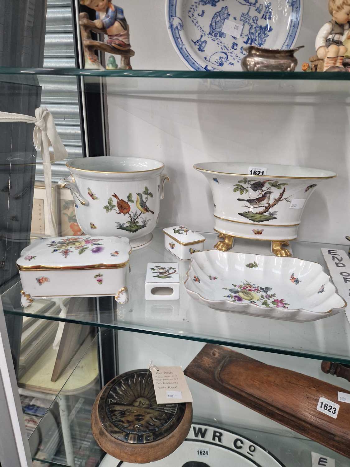 Lot 1621 - A small selection of Herend porcelain...