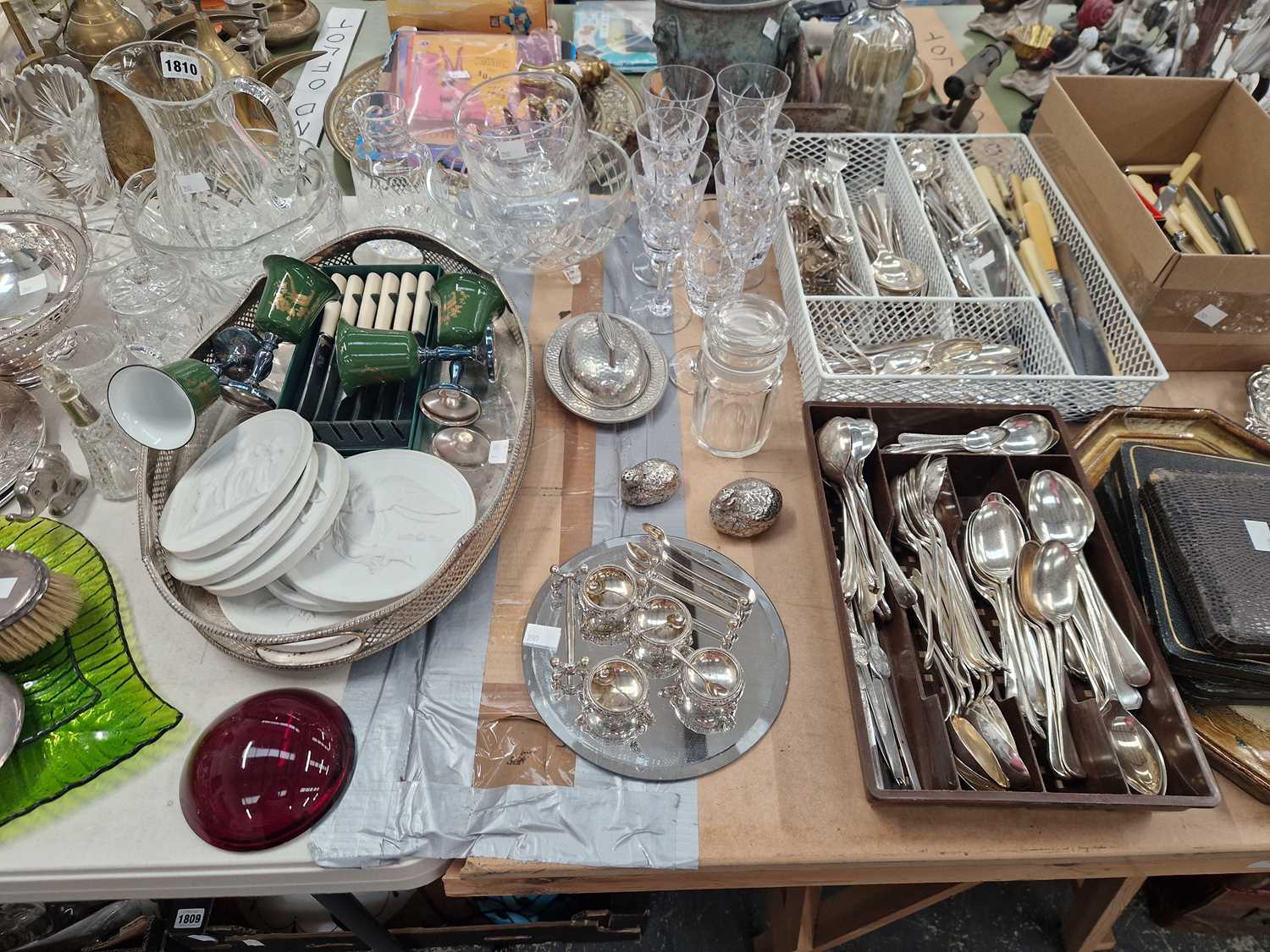 Lot 1810 - Electroplate cutlery and other electroplate,...