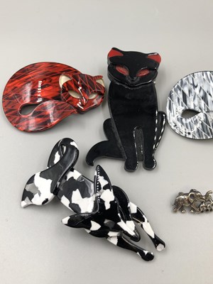 Lot 92 - Four Lea Stein style brooches, three in the...