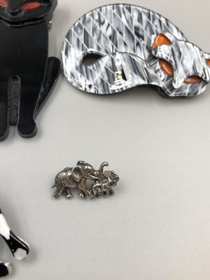 Lot 92 - Four Lea Stein style brooches, three in the...