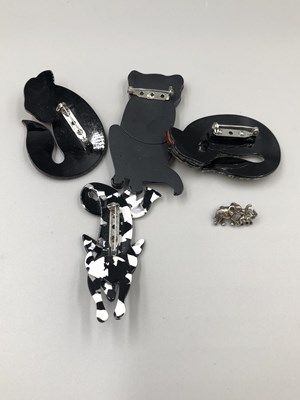 Lot 92 - Four Lea Stein style brooches, three in the...