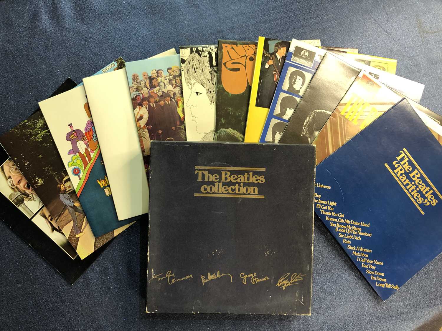 Lot 122 - The Beatles - The Beatles Collection 14 LP...