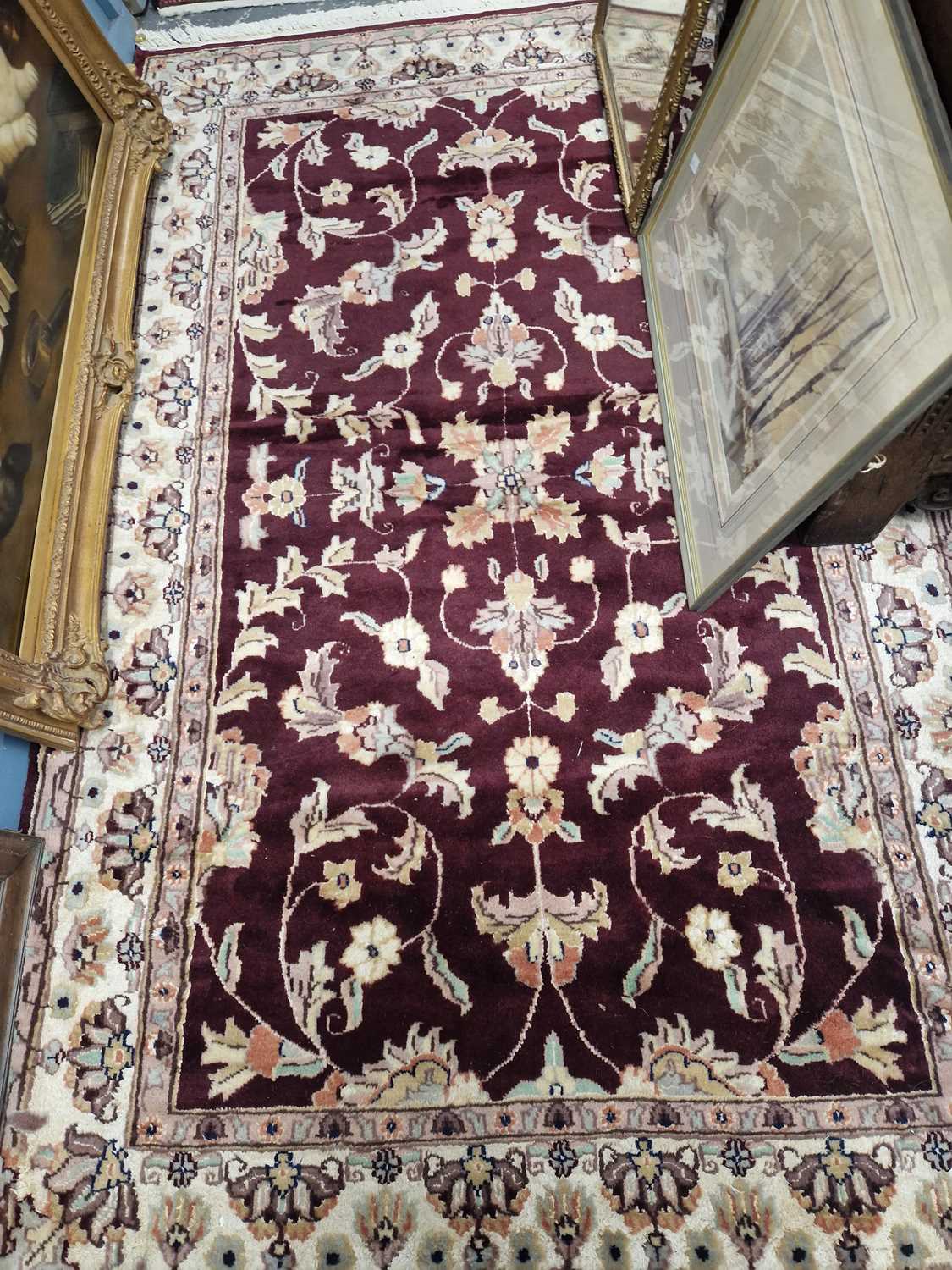 Lot 1533 - An oriental rug of Zeigler design 193 x 119 cm