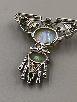 Lot 15 - An Art Nouveau-style opal, emerald and diamond...