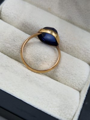 Lot 25 - A medieval-style ring set with a sugar loaf...