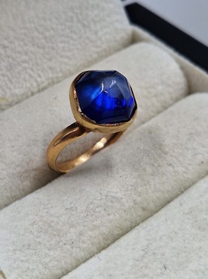 Lot 25 - A medieval-style ring set with a sugar loaf...