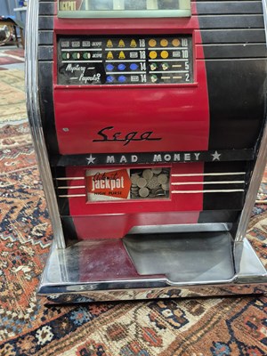 Lot 652 - A Sega 'Mad Money' one-armed bandit, c.1950-60,...