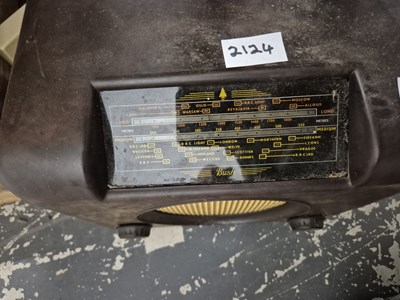 Lot 2124 - A brown bakelite cased radio, a clock, a gas...