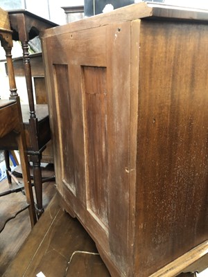 Lot 1054 - A small Georgian-style mahogany chest. H 68 W...