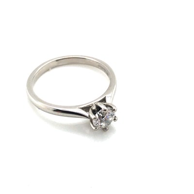 Lot 91 - A hallmarked platinum diamond solitaire ring...