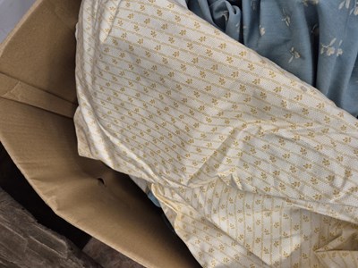 Lot 1325 - A quantity of curtains and textiles