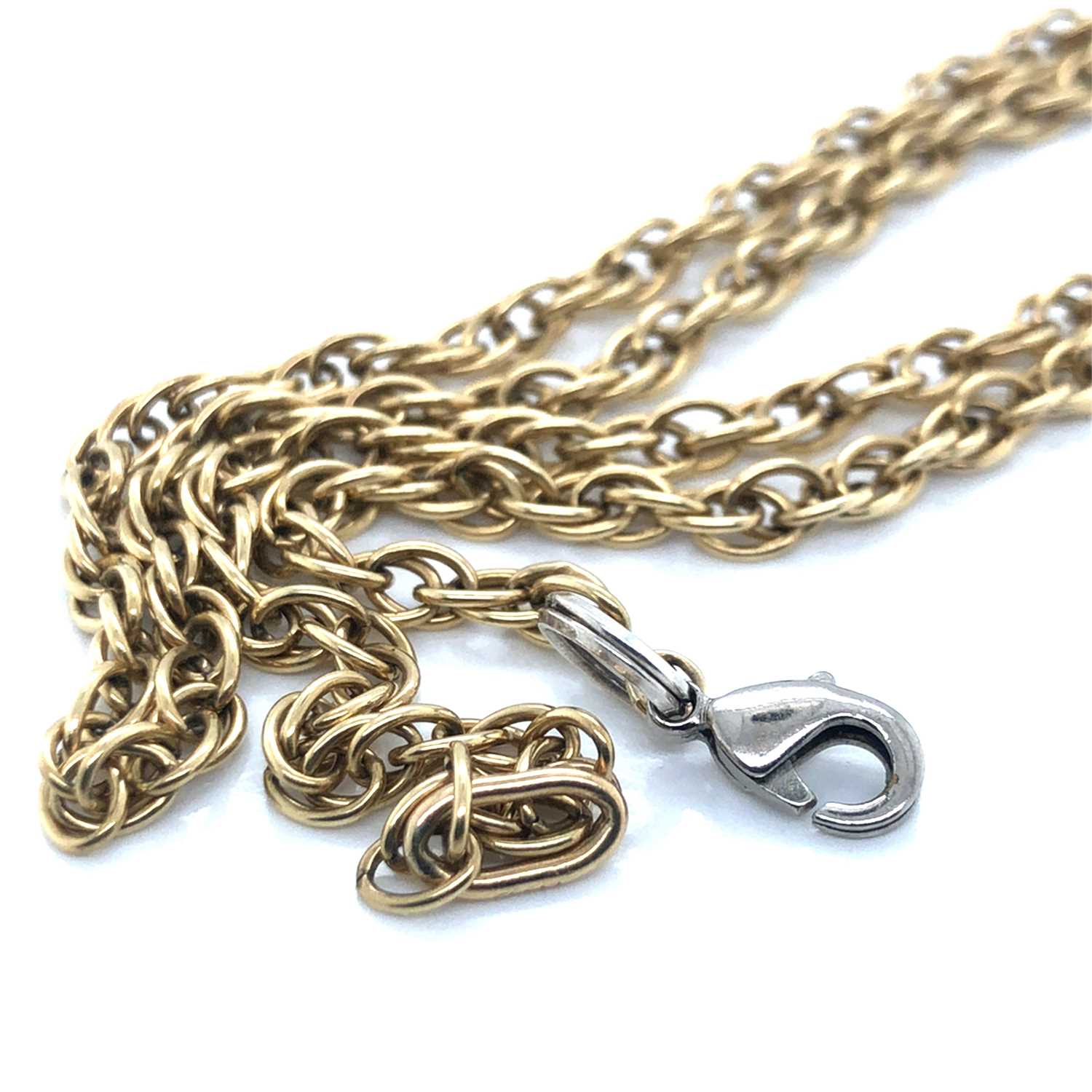 Lot 155 - A twisted open rope chain necklace....