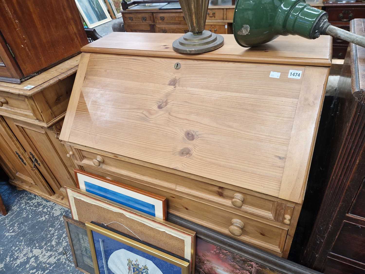 Lot 1474 - A modern pine bureau.