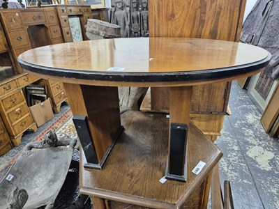 Lot 1487 - An art deco oval coffee table. W 76 D 51 H 42 cm