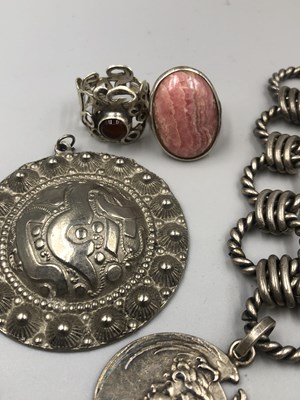 Lot 189 - Silver and other jewellery, including a...