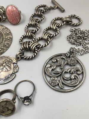 Lot 189 - Silver and other jewellery, including a...