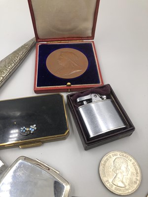Lot 199 - A Kindjal dagger, a Dunhill lighter, a Ronsen...