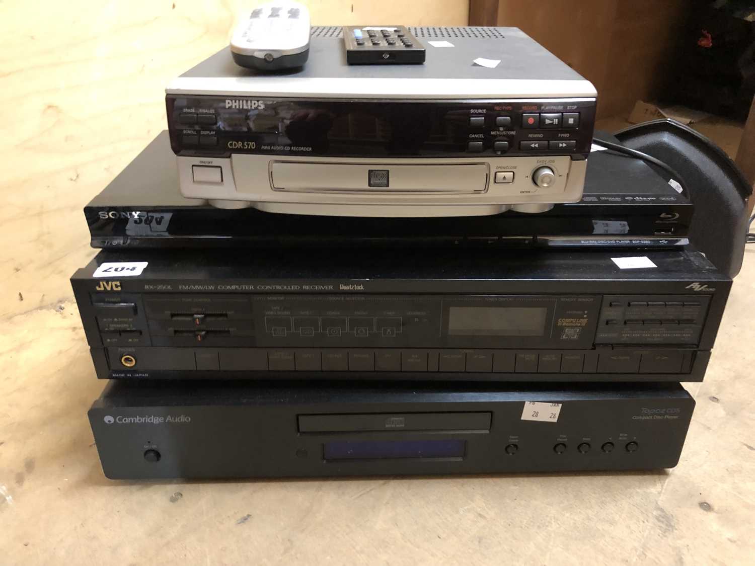 Lot 204 - Hi-Fi Seperates: Cambridge Audio Topaz CD5 CD...