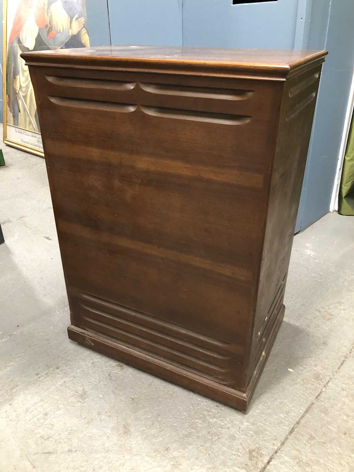 Lot 208 - A Leslie organ speaker, Model 122 Serial 3492...