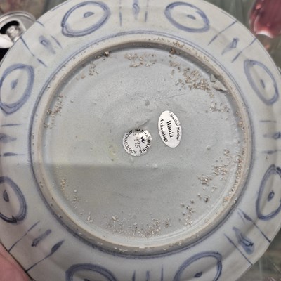 Lot 271 - From the Wanli shipwreck, a kraak blue and...