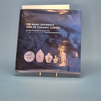 Lot 271 - From the Wanli shipwreck, a kraak blue and...