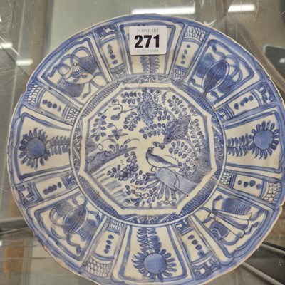 Lot 271 - From the Wanli shipwreck, a kraak blue and...