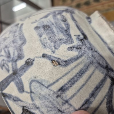 Lot 294 - A Zhangzhou blue and white bowl, the exterior...