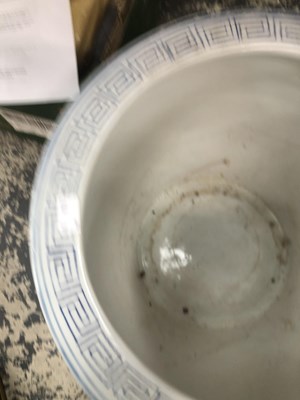 Lot 1468 - A Chinese blue and white planter. H 31 W 36cms
