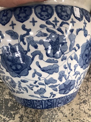 Lot 1468 - A Chinese blue and white planter. H 31 W 36cms