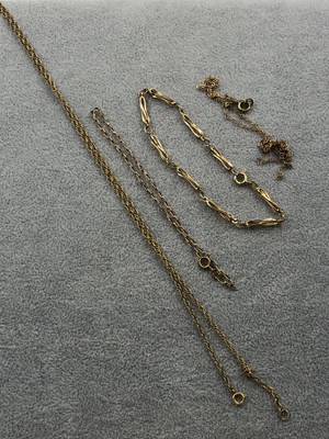 Lot 283 - Gold jewellery to include two 9ct gold...