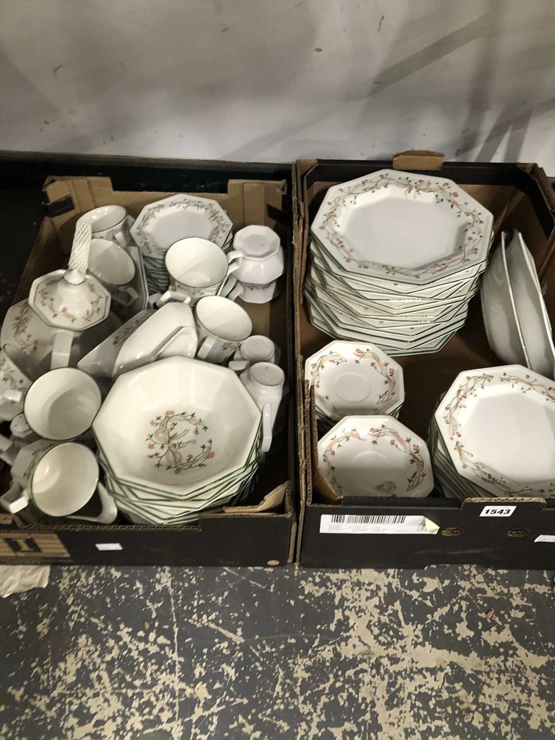 Lot 1543 - A Johnson's 'Eternal Beau' patter dinner service