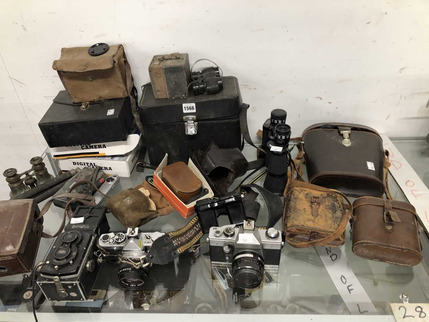 Lot 1566 - Rolleiflex and other cameras, cased binoculars...