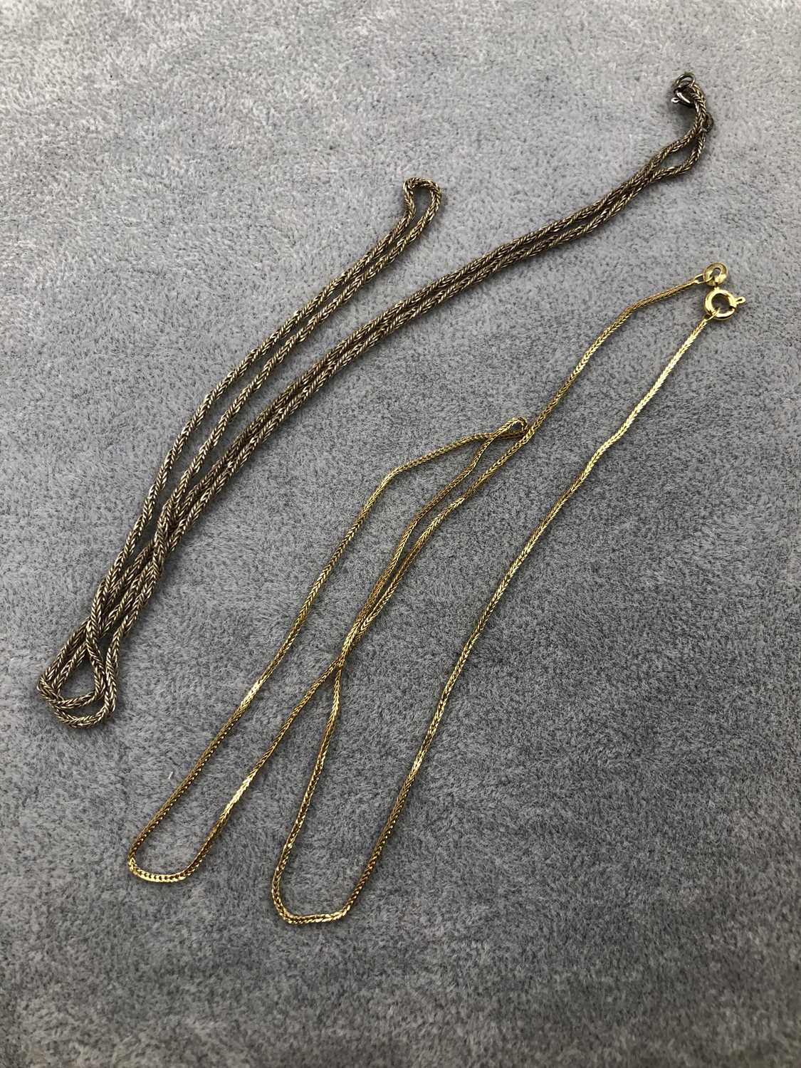 Lot 350 - A gold neckchain unhallmarked and stamped 750...