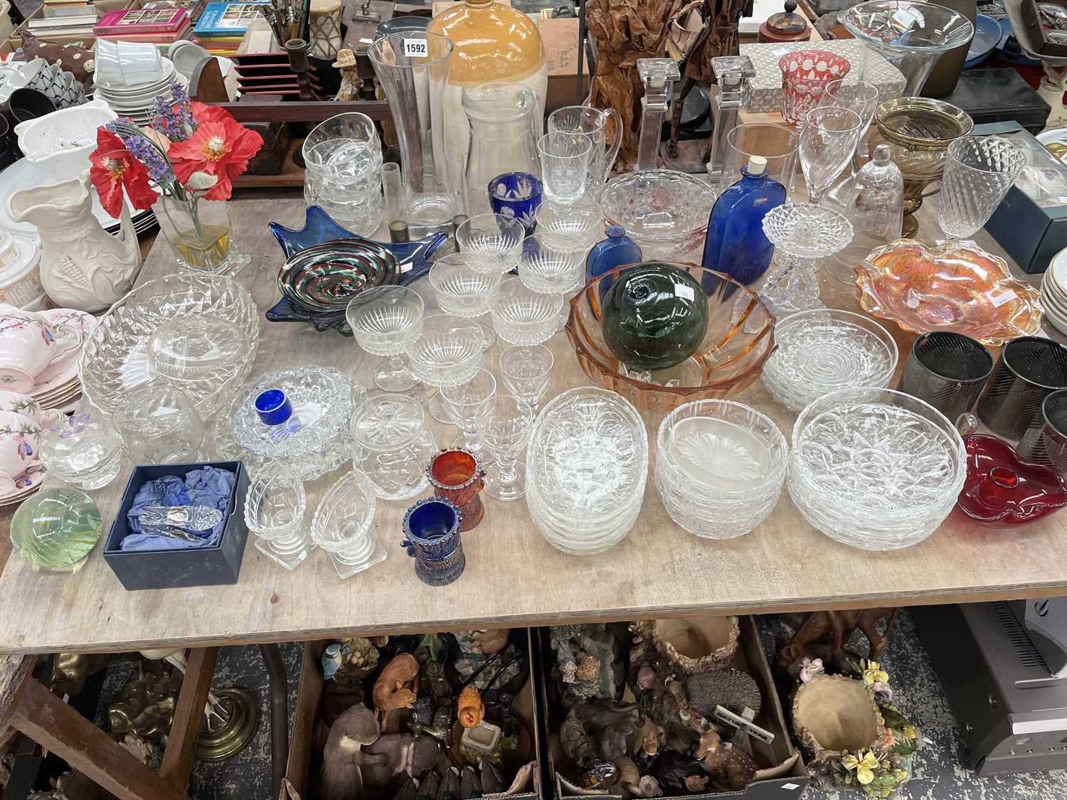 Lot 1592 - Glassware: plates, vases, drinking glass,...