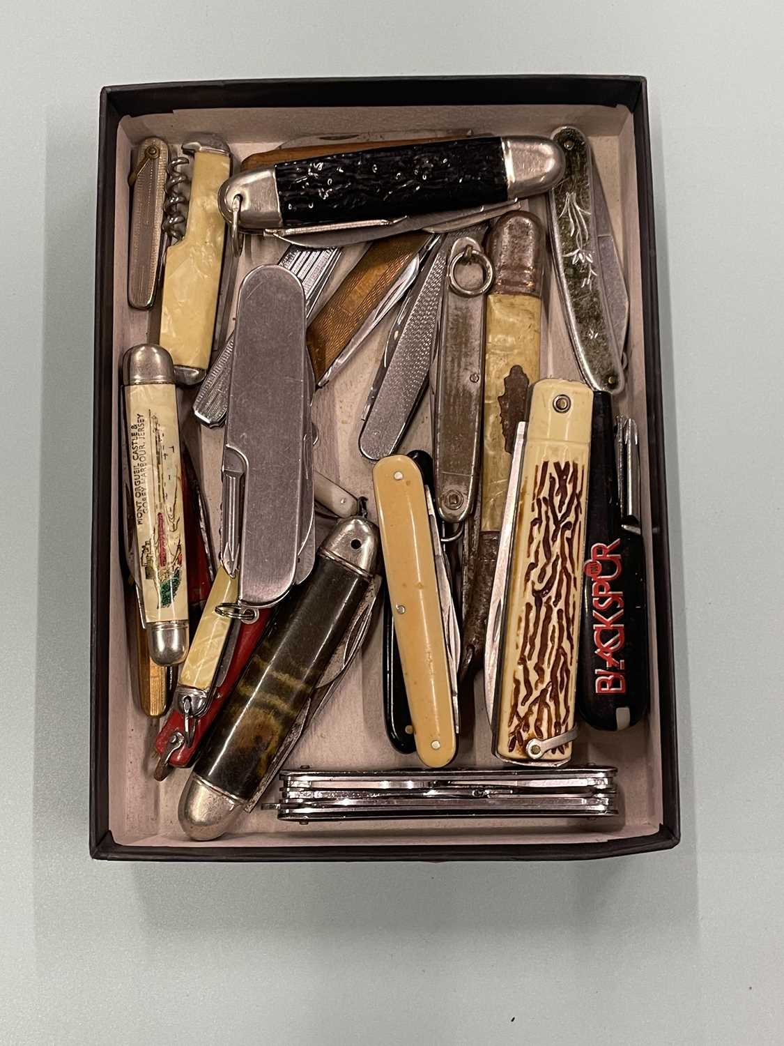 Lot 355 - A collection of pocket knives, a campers knife...