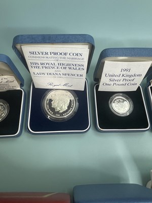 Lot 380 - A collection of silver proof and other coins