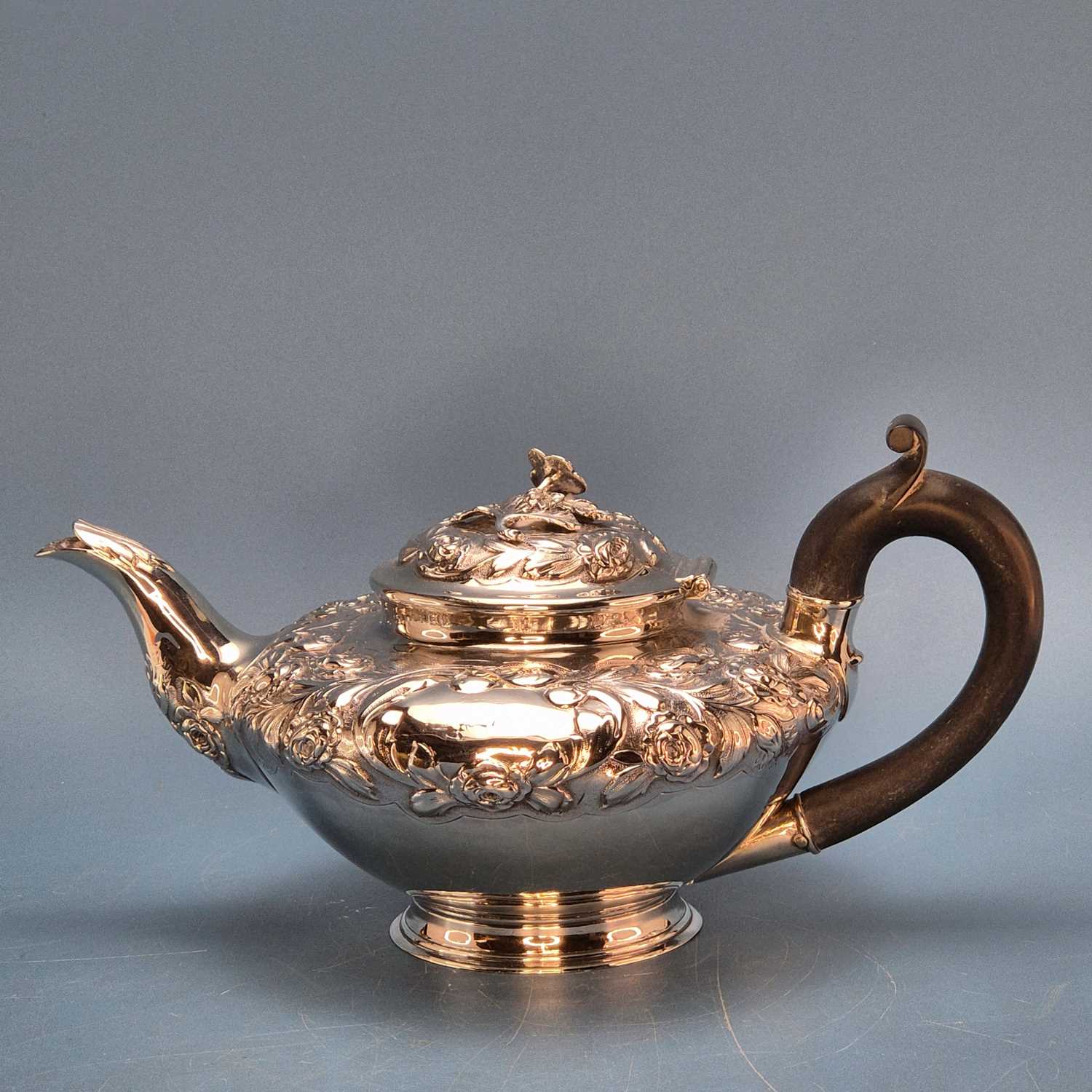 Lot 362 - A Victorian silver teapot by Pearce and...