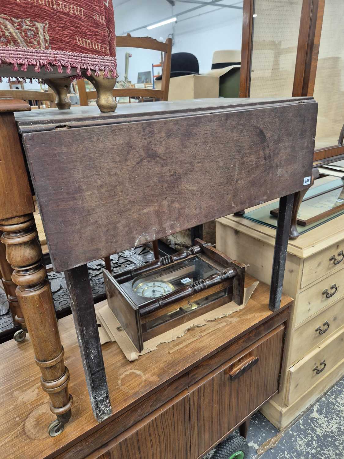 Lot 888 - A mahogany Pembroke table.