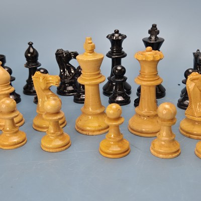 Lot 452 - A mahogany boxed ebony and blond wood Staunton...