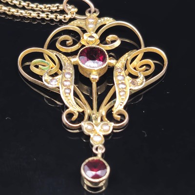 Lot 88 - An antique Art Nouveau style garnet and seed...