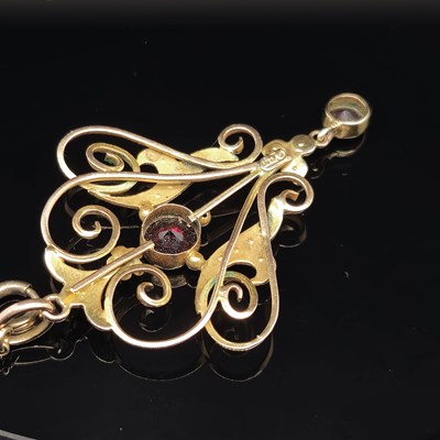 Lot 88 - An antique Art Nouveau style garnet and seed...