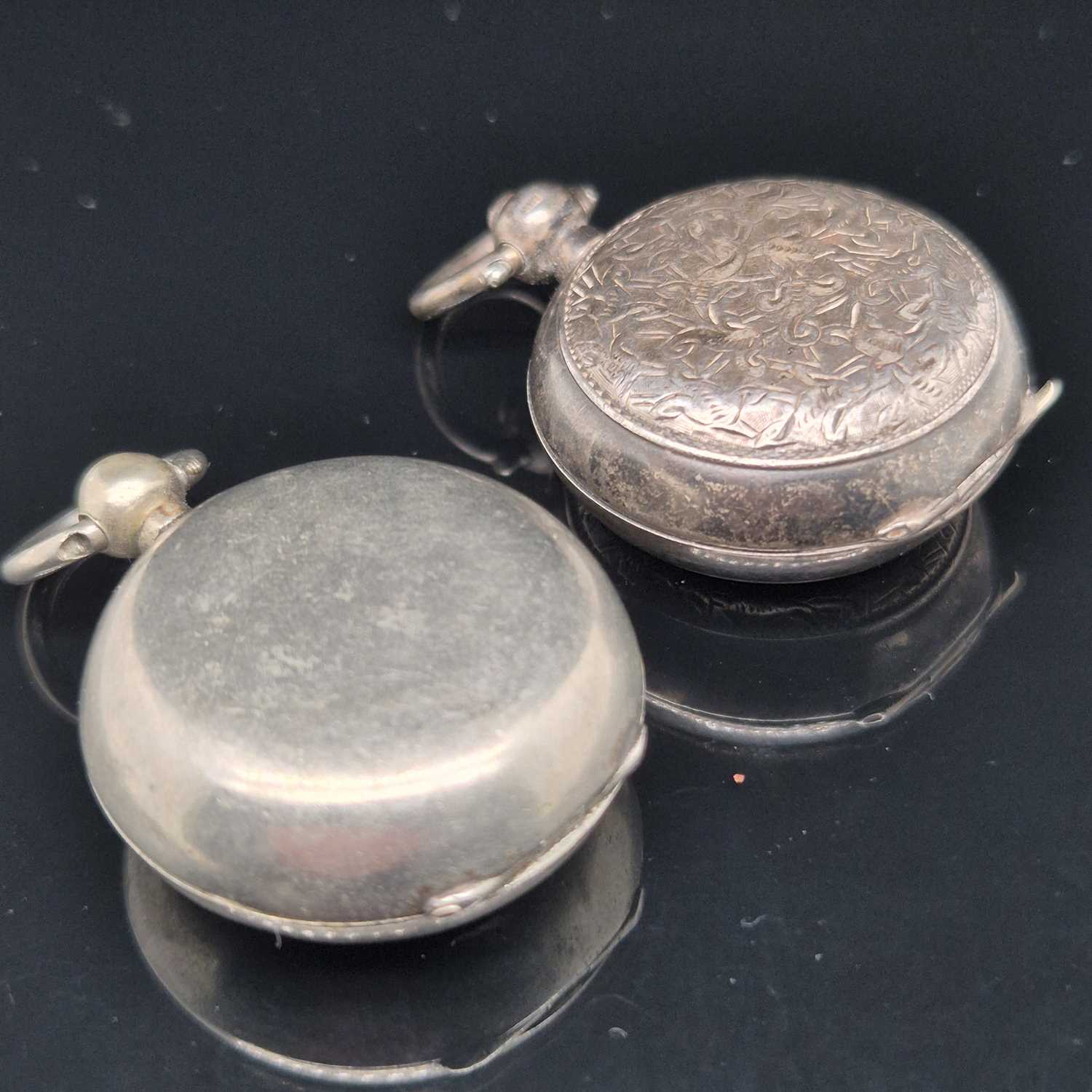 Lot 535 - An antique hallmarked silver sovereign case...