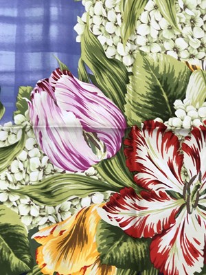Lot 1118 - Gucci vintage floral scarf 87 x 89 cm,...