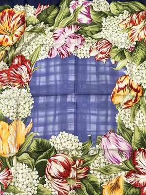 Lot 1118 - Gucci vintage floral scarf 87 x 89 cm,...