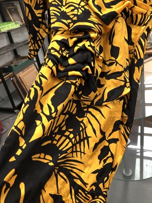 Lot 1155 - A vintage Flora Kung New York, yellow and...
