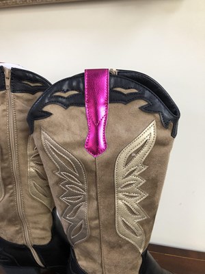 Lot 1160 - A pair of brand new, with tags and box,ladies...