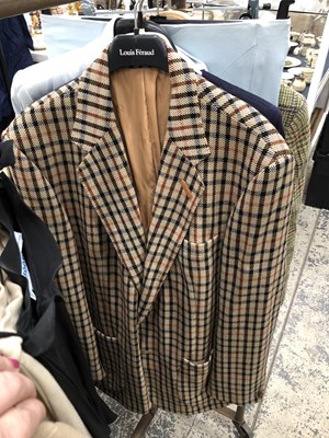 Lot 1167 - A collection of vintage and other clothing to...
