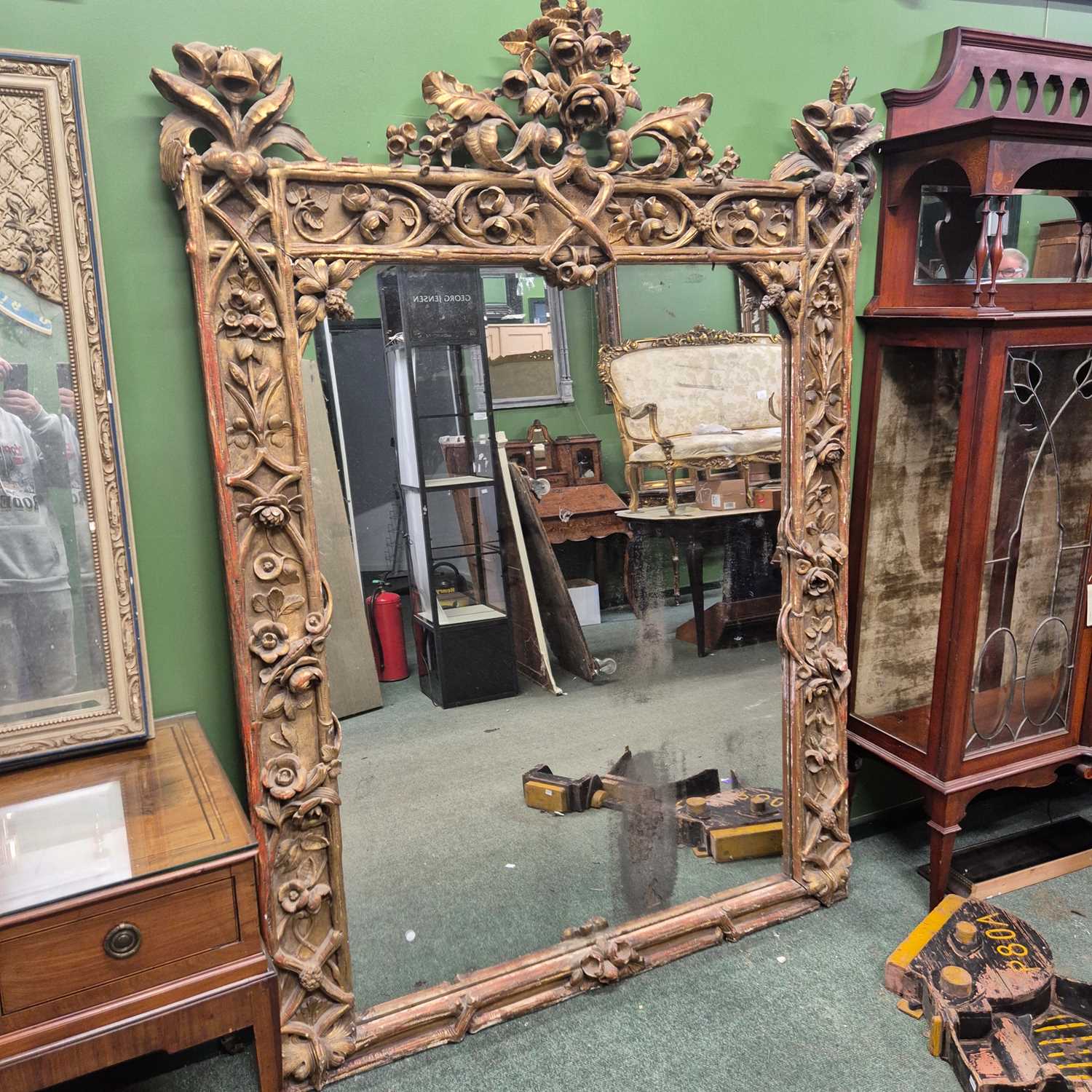 Lot 601 - A rare Victorian large carved giltwood...